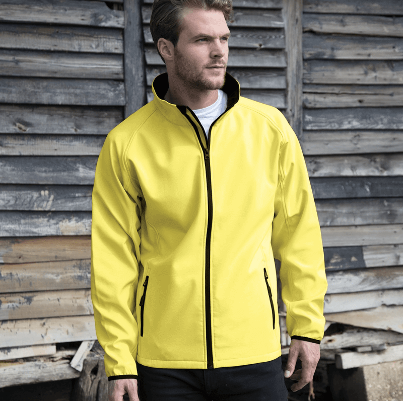 GIUBBINO SOFTSHELL Giacca giacche giubbini giubbino ricamate ricamo logo stampate stampa personalizzate in softshell a due strati con interno in micropile, antivento e traspirante, zip intera con protezione per il mento, 2 tasche laterali con zip, polsini elasticizzati, offerta promozione