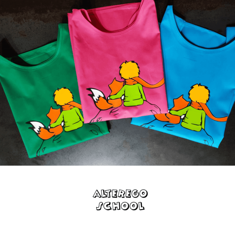 scuola materna infanzia nido ludoteca grembiuli camice camici pettorina poncho divise casacche casacca divisa maestra maestre istruttrici educatrici colorato colorati vivace vivaci arcobaleno bambini disegni stampe rosa rosso fucsia verde smeraldo blu turchese viola lilla bobrdeaux bianco arancione giallo arancione nero marrone grigio smanicato personalizzazione logo nome maestra vivere a colori modelli unici nuova collezione scuola imparare insegnare insegnante fantasia fantasiosa scuolazoo bimbi prima infanzia promozioni offerte sconti bellissimi alterego custom shop alteregostore scuola corigliano rossano roma napoli milano verona sardegna ISACCO GIBLOR'S PREMIER amicizia girotondo vacanze letterine alfabeto personaggi fiabe principessa piccolo principe mostro delle emozioni elefantino trilly minnie topolino paperina puffetta banchi fantasia montessiana
