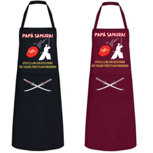 Grembiule Papà Samurai personalizzato, per chi affila prima di cucinare. Design con katana e pomodoro perfettamente tagliato. Idea regalo per papà chef!